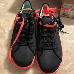 Reebok sky scape runaround black/pink size 8